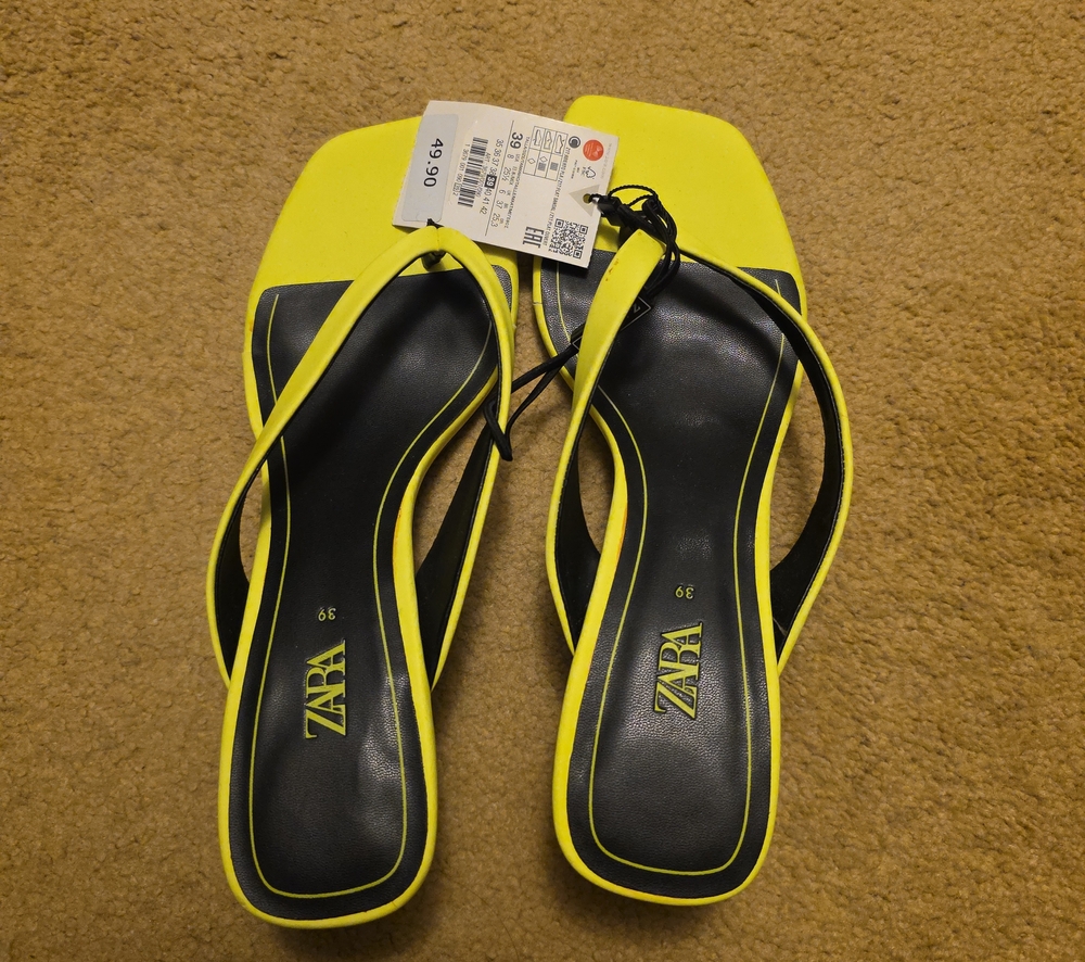 Zara Neon Yellow and Black Square-Toe Slide Sandals